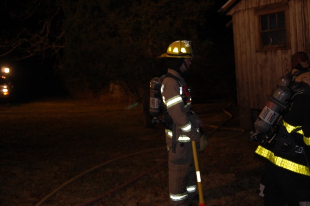 Training at Weekapaug Inn 1/09/08

Lt. Pat Main supervises a hose operation